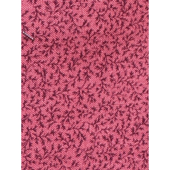 Red & Black Cotton Quilting Fabric with Subtle Leaf Print 19" x 22" - Picture 2 of 6